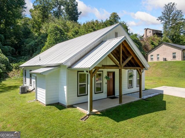 165 Logan Lane, Ellijay, GA 30540