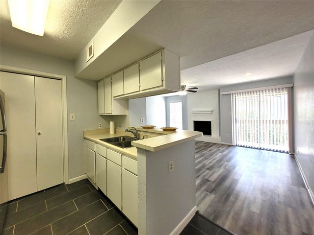3919 Fairmont Parkway 180, Pasadena, TX 77504