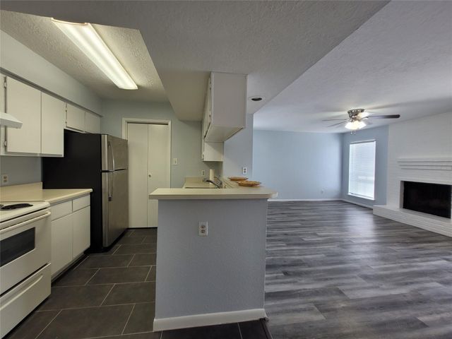 3919 Fairmont Parkway 180, Pasadena, TX 77504