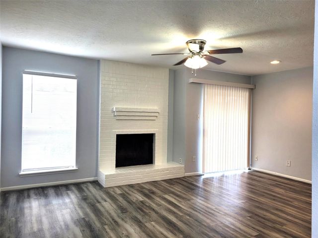 3919 Fairmont Parkway 180, Pasadena, TX 77504