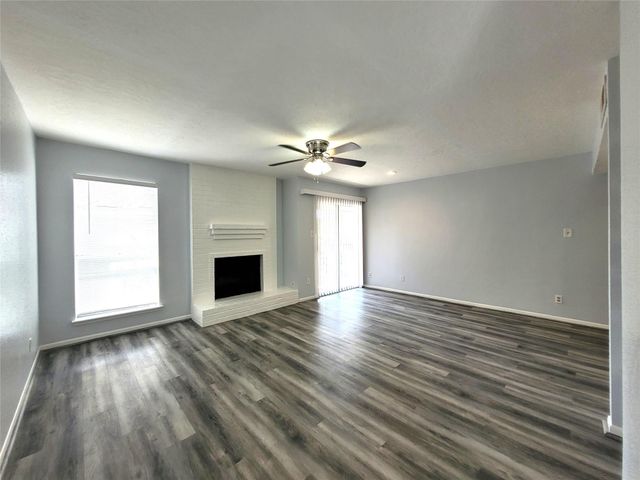 3919 Fairmont Parkway 180, Pasadena, TX 77504