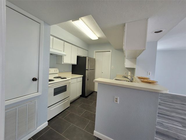 3919 Fairmont Parkway 180, Pasadena, TX 77504