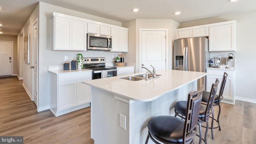 205 LINDSEY DR, Columbia, PA 17512