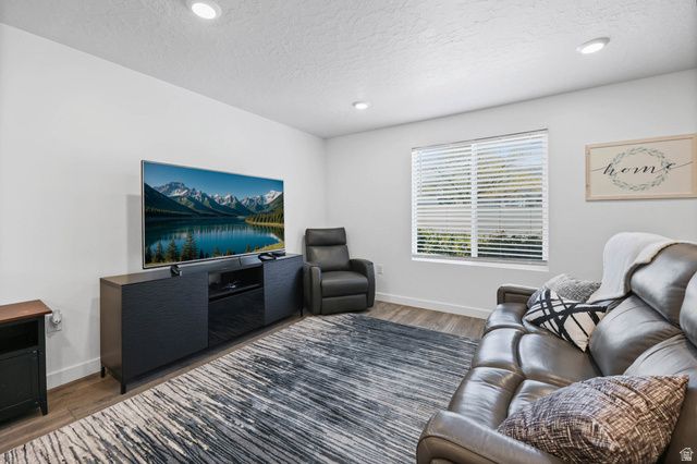 2792 N FIGHTING FALCON ST, Layton, UT 84040
