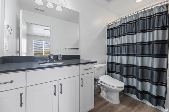 2792 N FIGHTING FALCON ST, Layton, UT 84040