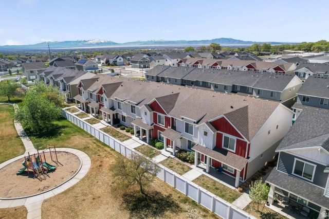 2792 N FIGHTING FALCON ST, Layton, UT 84040