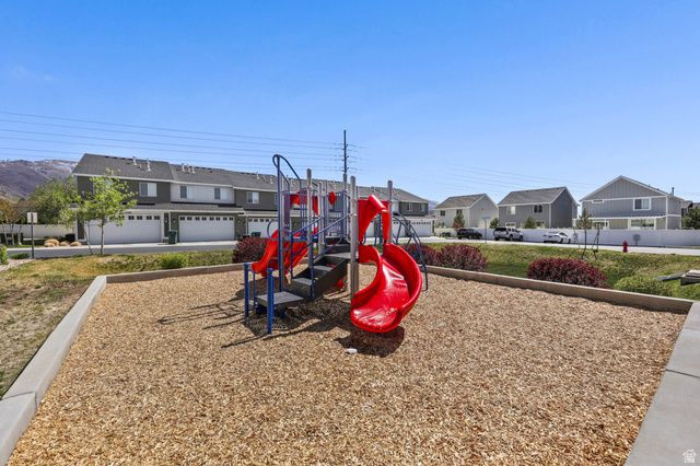 2792 N FIGHTING FALCON ST, Layton, UT 84040