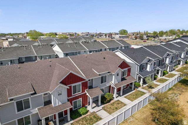 2792 N FIGHTING FALCON ST, Layton, UT 84040