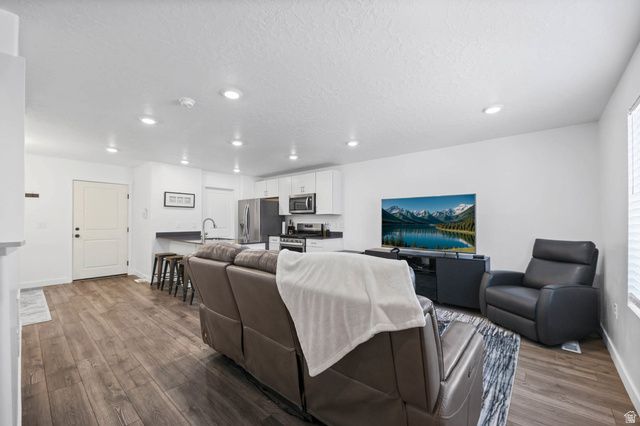 2792 N FIGHTING FALCON ST, Layton, UT 84040