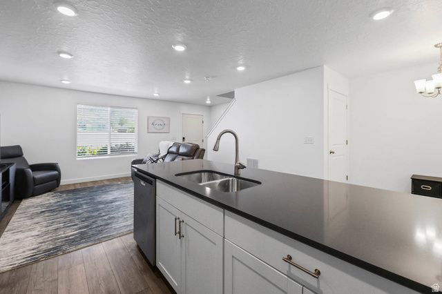 2792 N FIGHTING FALCON ST, Layton, UT 84040