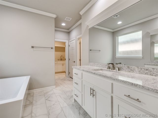 9745 E 116th Place S, Bixby, OK 74008