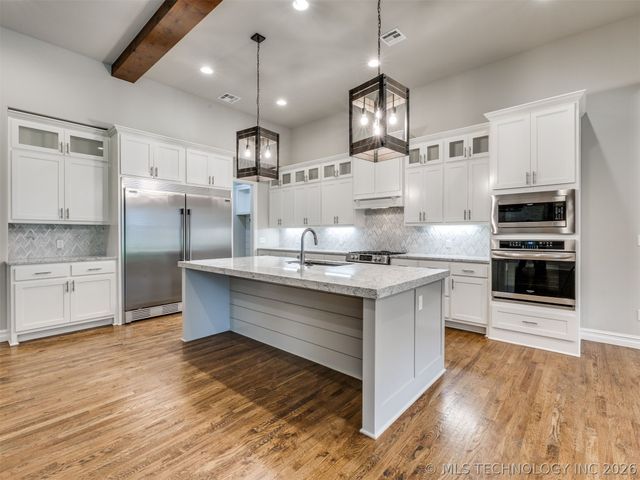 9745 E 116th Place S, Bixby, OK 74008