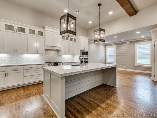 9745 E 116th Place S, Bixby, OK 74008