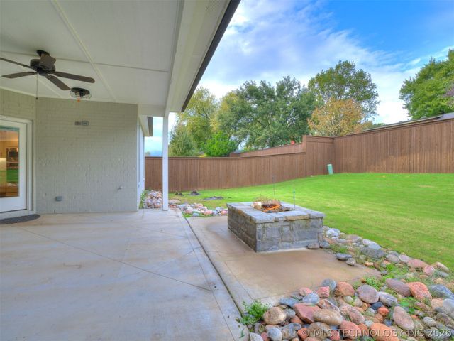9745 E 116th Place S, Bixby, OK 74008