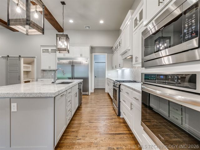 9745 E 116th Place S, Bixby, OK 74008