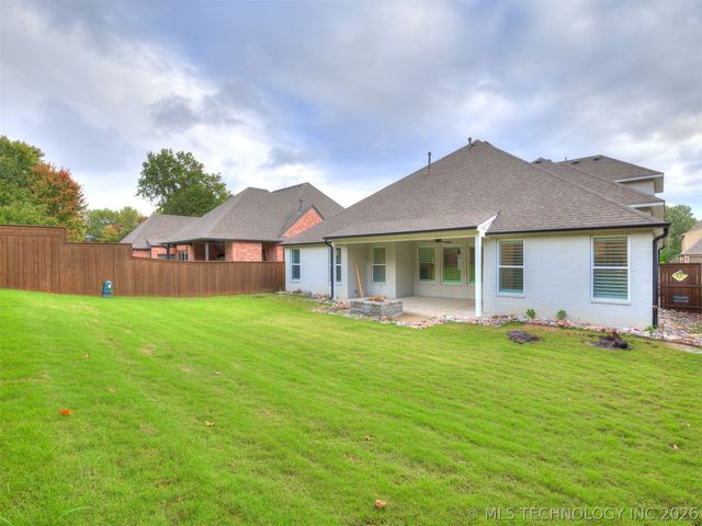 9745 E 116th Place S, Bixby, OK 74008