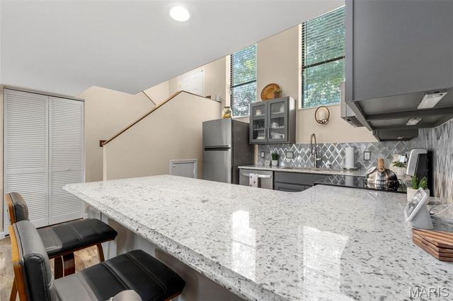 4434 Enright Avenue, St Louis, MO 63108