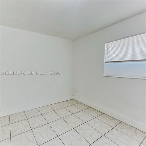 15960 NE 19th Pl 3, North Miami Beach, FL 33162