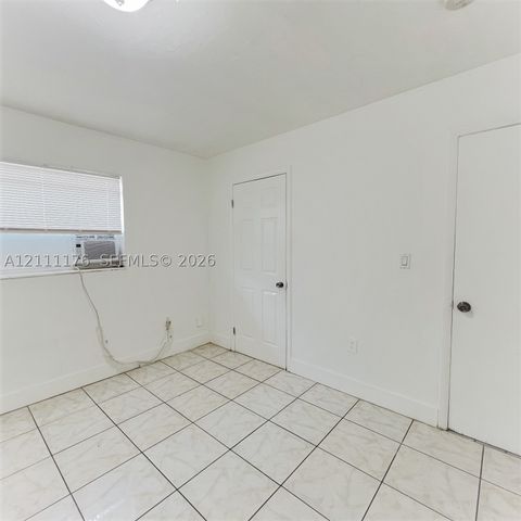 15960 NE 19th Pl 3, North Miami Beach, FL 33162