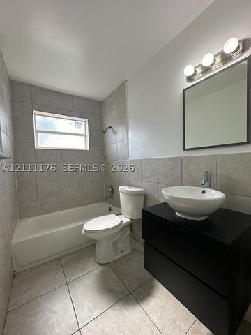 15960 NE 19th Pl 3, North Miami Beach, FL 33162