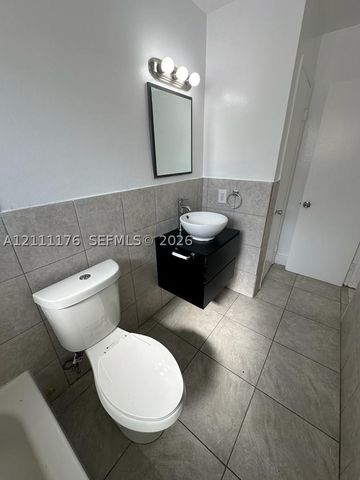 15960 NE 19th Pl 3, North Miami Beach, FL 33162