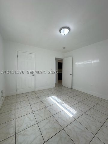 15960 NE 19th Pl 3, North Miami Beach, FL 33162