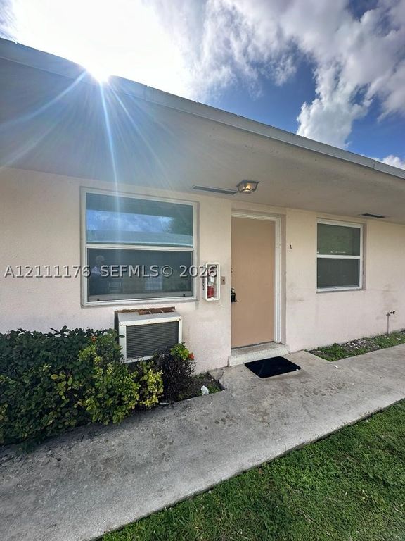 15960 NE 19th Pl 3, North Miami Beach, FL 33162