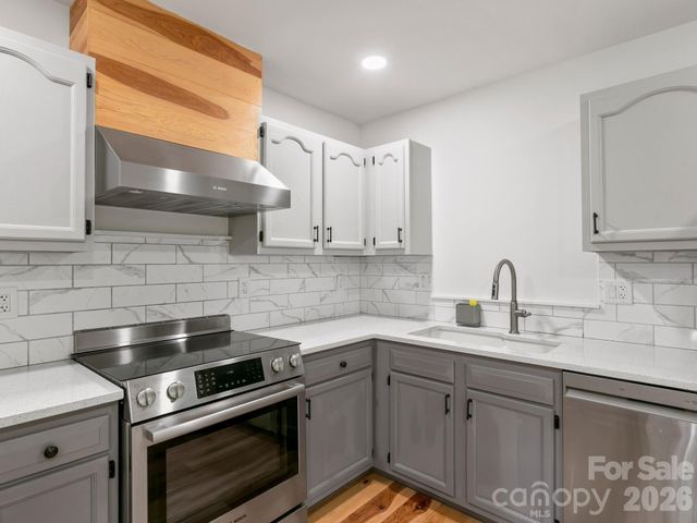 41 Bear Trail, Fairview, NC 28730
