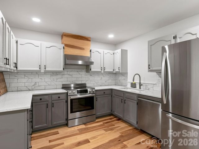 41 Bear Trail, Fairview, NC 28730