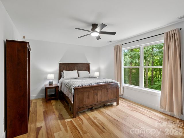 41 Bear Trail, Fairview, NC 28730