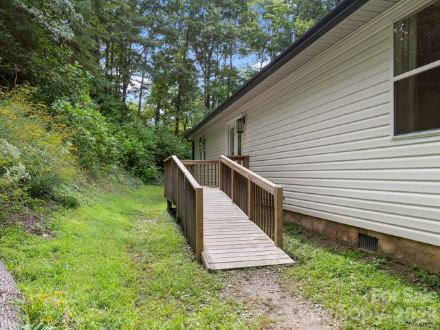 41 Bear Trail, Fairview, NC 28730
