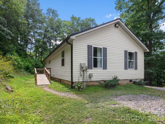 41 Bear Trail, Fairview, NC 28730