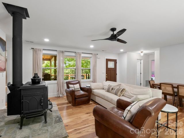 41 Bear Trail, Fairview, NC 28730
