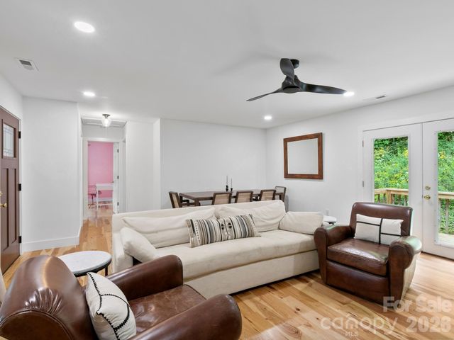41 Bear Trail, Fairview, NC 28730