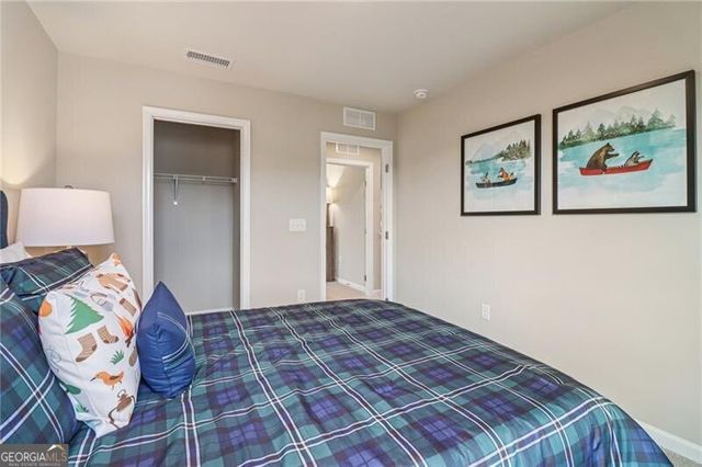 6643 Red Oak Way, Stone Mountain, GA 30087