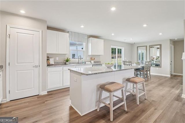 6643 Red Oak Way, Stone Mountain, GA 30087