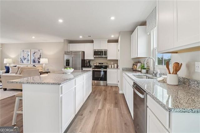 6643 Red Oak Way, Stone Mountain, GA 30087