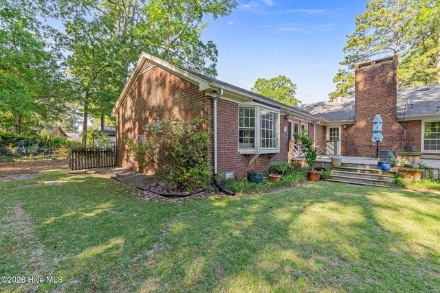 2103 Dallas Drive, Kinston, NC 28504