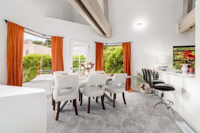 6105 Avenida Chamnez, La Jolla, CA 92037