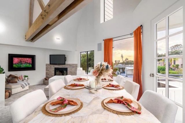 6105 Avenida Chamnez, La Jolla, CA 92037