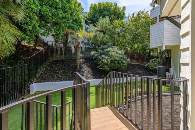 6105 Avenida Chamnez, La Jolla, CA 92037