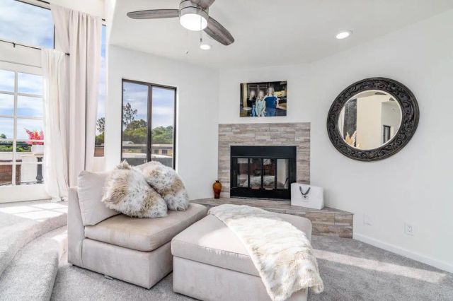 6105 Avenida Chamnez, La Jolla, CA 92037