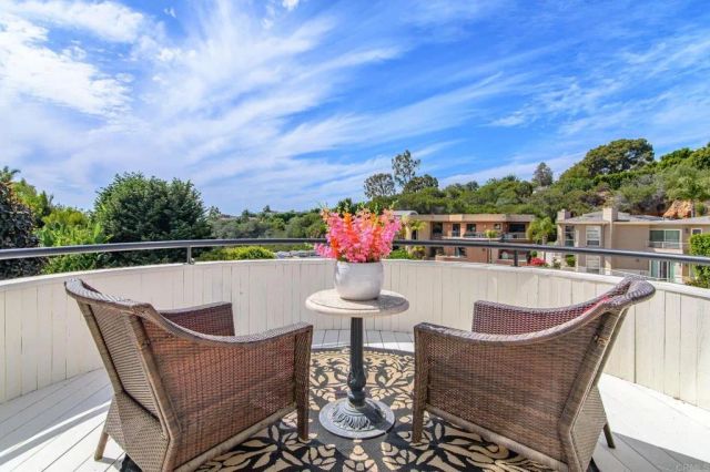 6105 Avenida Chamnez, La Jolla, CA 92037