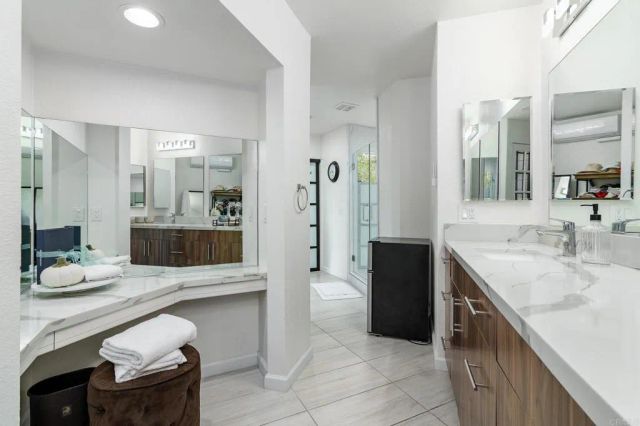 6105 Avenida Chamnez, La Jolla, CA 92037