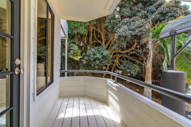 6105 Avenida Chamnez, La Jolla, CA 92037