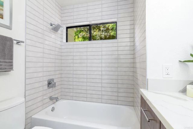 6105 Avenida Chamnez, La Jolla, CA 92037