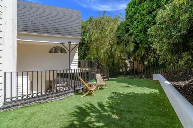 6105 Avenida Chamnez, La Jolla, CA 92037