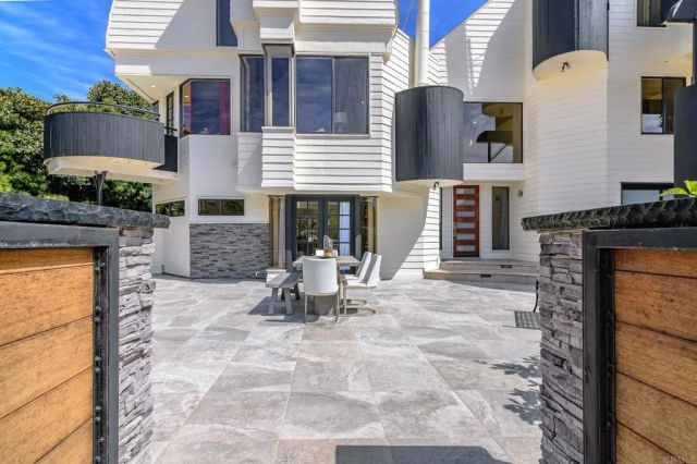 6105 Avenida Chamnez, La Jolla, CA 92037