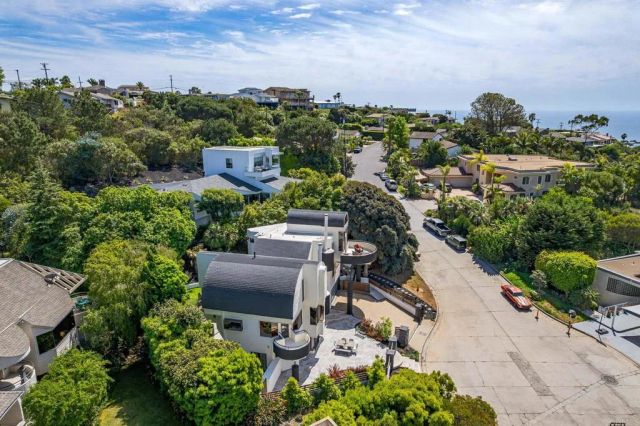 6105 Avenida Chamnez, La Jolla, CA 92037