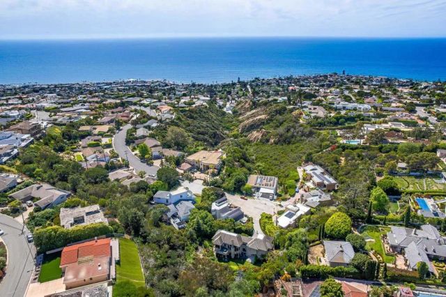 6105 Avenida Chamnez, La Jolla, CA 92037